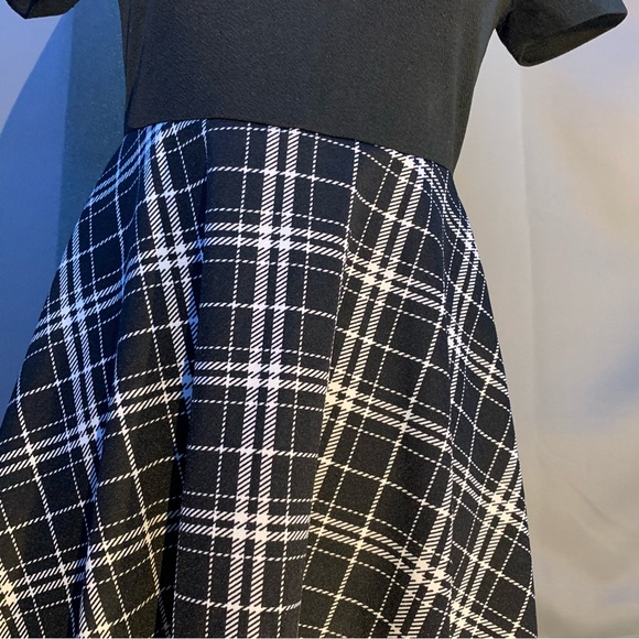 SHEIN Plaid fit & flare dress - Picture 7 of 7